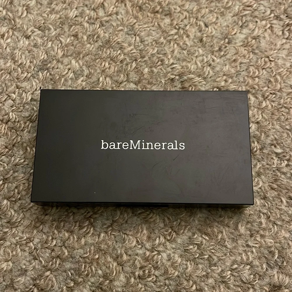 bareMinerals Invisible Light Translucent Powder Duo - Picture 4 of 10
